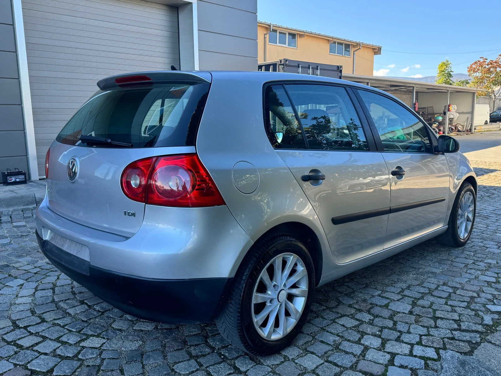 VW Golf 1.9 tdi, снимка 4 - Автомобили и джипове - 56560281