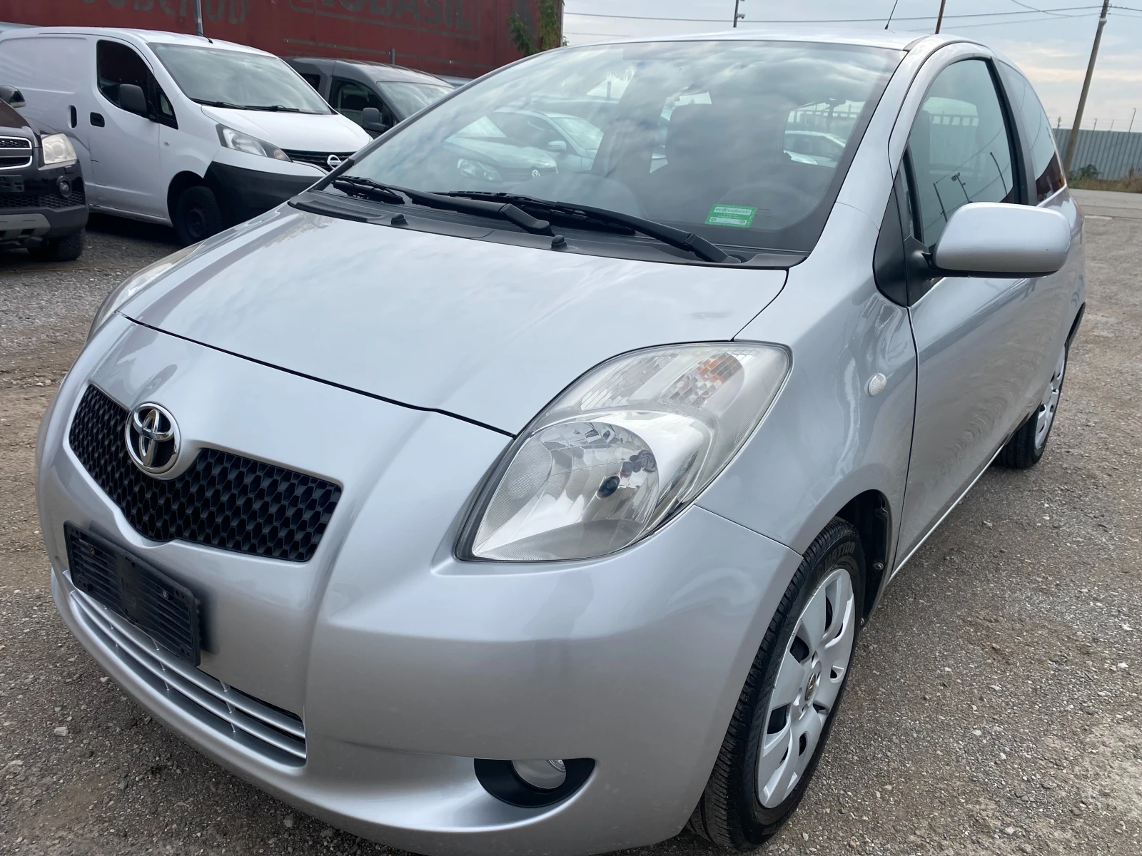 Toyota Yaris 1.3i 87к.с 169х.км!!!!