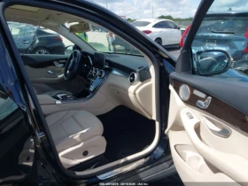 Mercedes-Benz GLC 300 * CARFAX * ОПЦИЯ ЗА ФИНАНСИРАНЕ * , снимка 5