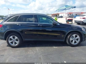 Mercedes-Benz GLC 300 * CARFAX * ОПЦИЯ ЗА ФИНАНСИРАНЕ * , снимка 13