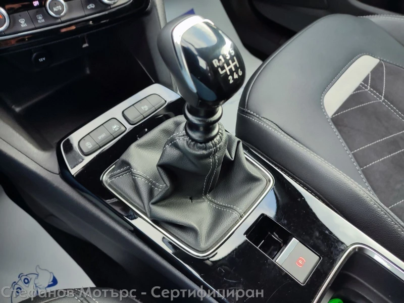 Opel Mokka  Ultimate 1.2 Turbo (130hp) MT6, снимка 13 - Автомобили и джипове - 52295459