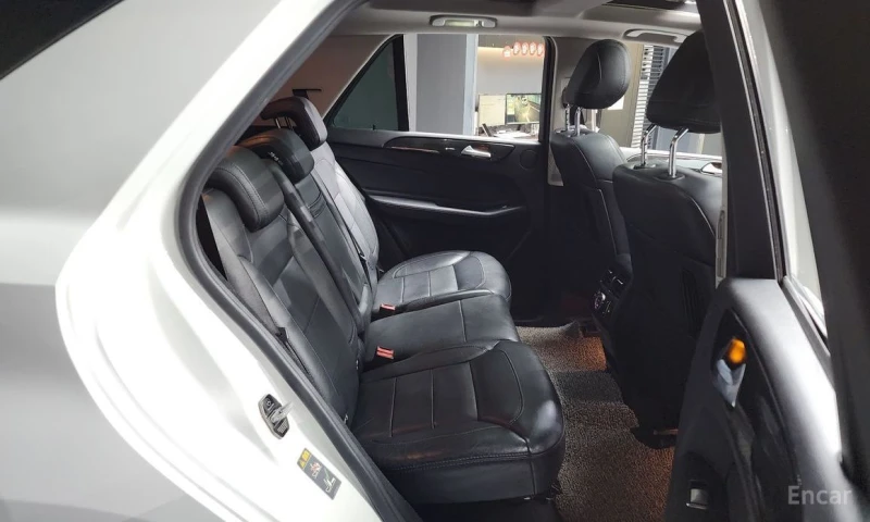 Mercedes-Benz GLE 350, снимка 12 - Автомобили и джипове - 53112265