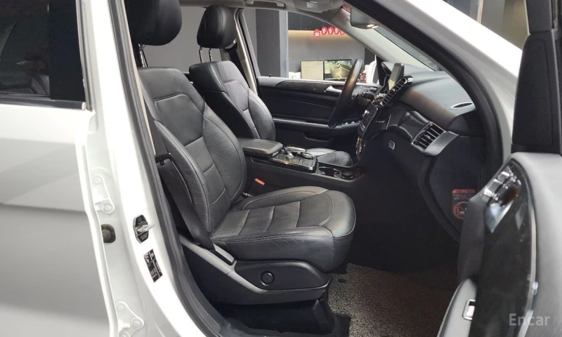 Mercedes-Benz GLE 350, снимка 11 - Автомобили и джипове - 53112265