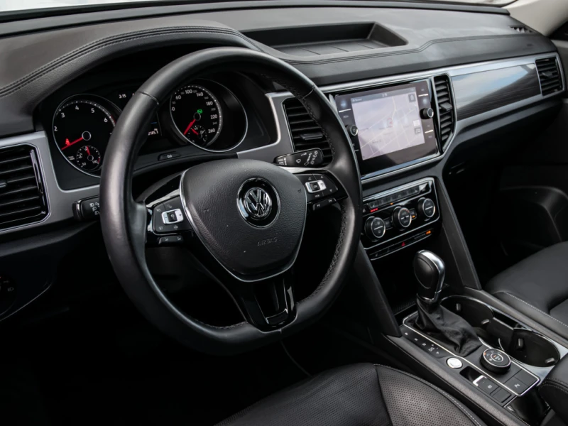 VW Atlas HIGHLINE / ПАНОРАМА / ПОДГРЕВИ / М.ТОЧКА, снимка 8 - Автомобили и джипове - 53394267