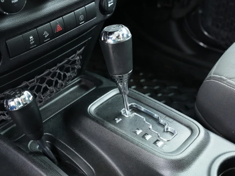 Jeep Wrangler JK Unlimited* Sahara 4WD* AвтоКредит* (ЦЕНА ДО БГ), снимка 15 - Автомобили и джипове - 53501164