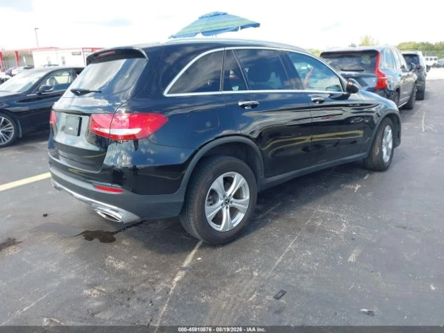 Mercedes-Benz GLC 300 * CARFAX * ОПЦИЯ ЗА ФИНАНСИРАНЕ * , снимка 4 - Автомобили и джипове - 56021700