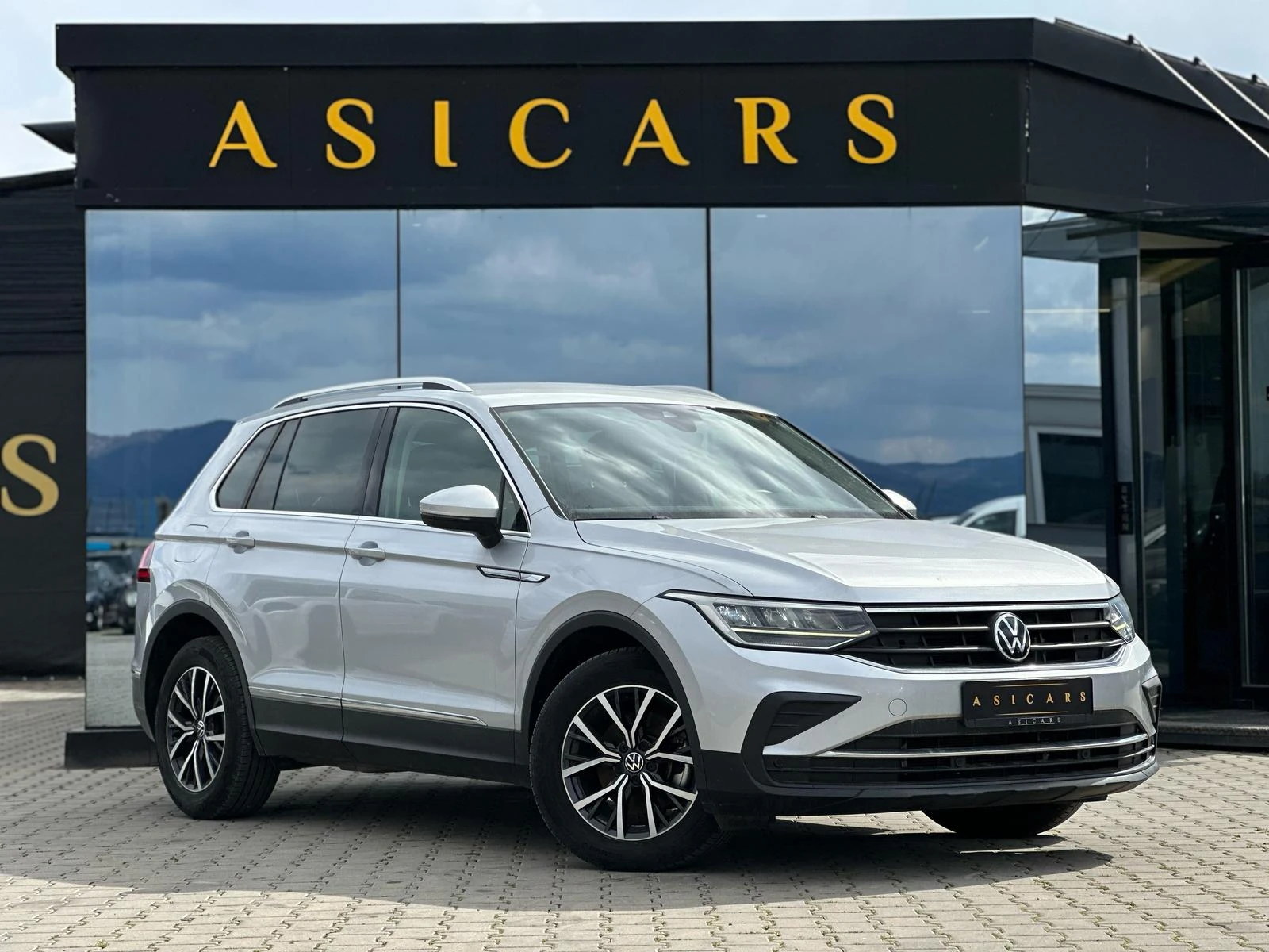 VW Tiguan / FACELIFT / 2.0TDI / 150 HP / TOP /  - изображение 7