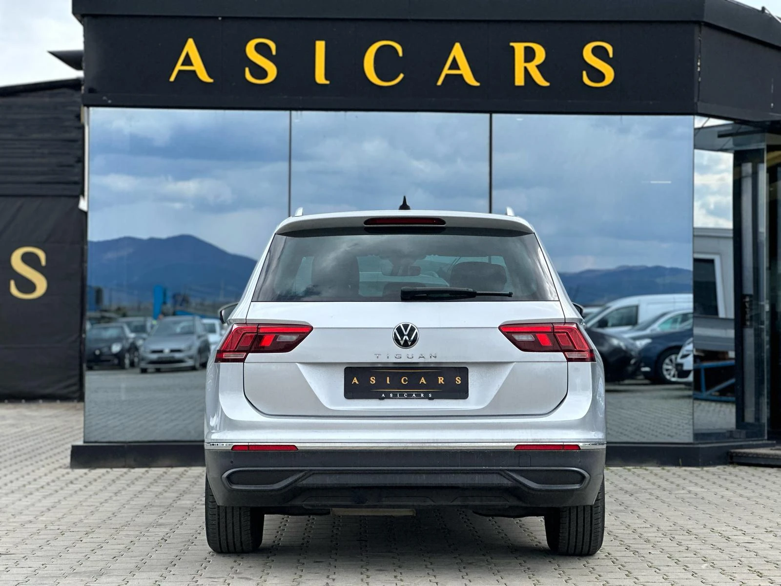 VW Tiguan / FACELIFT / 2.0TDI / 150 HP / TOP /  - изображение 4