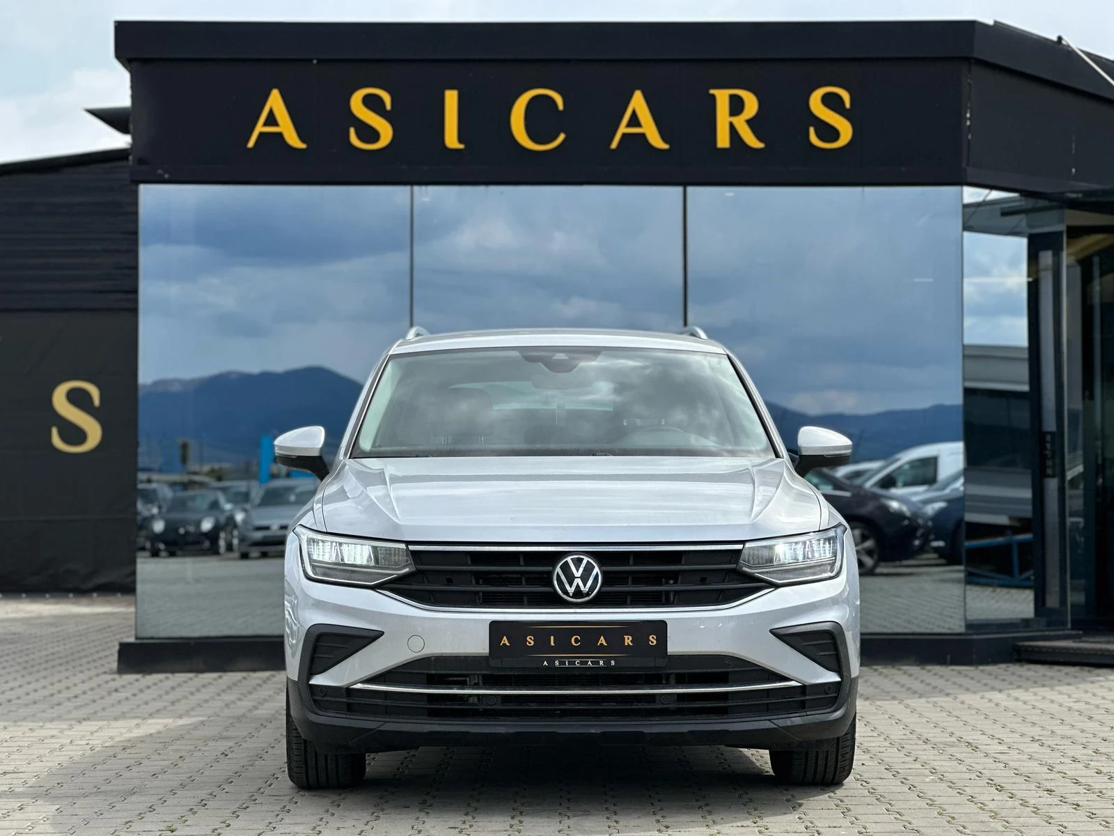 VW Tiguan / FACELIFT / 2.0TDI / 150 HP / TOP /  - изображение 8