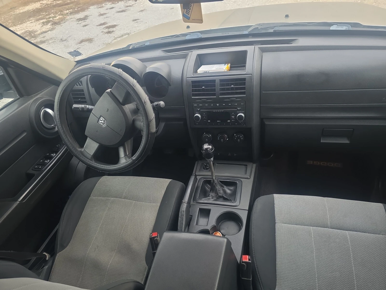 Dodge Nitro 2.8GRD 177ps 4x4 - изображение 8