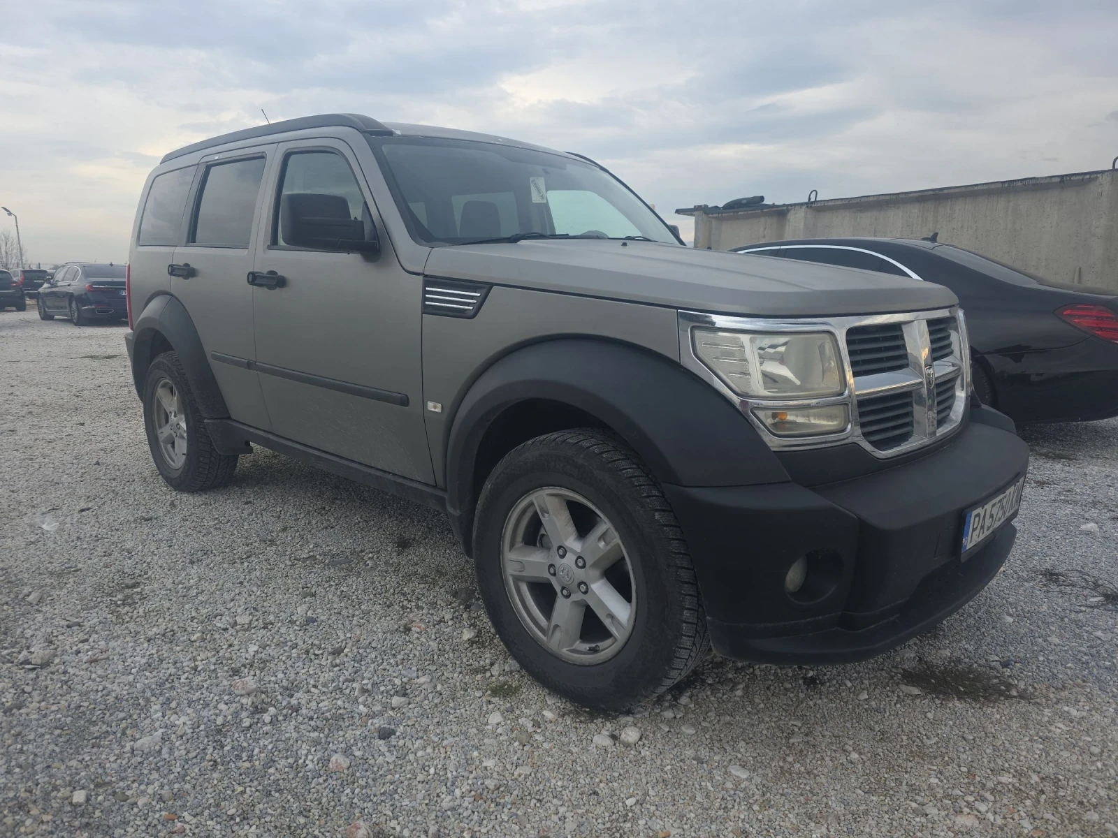 Dodge Nitro 2.8GRD 177ps 4x4 - изображение 2