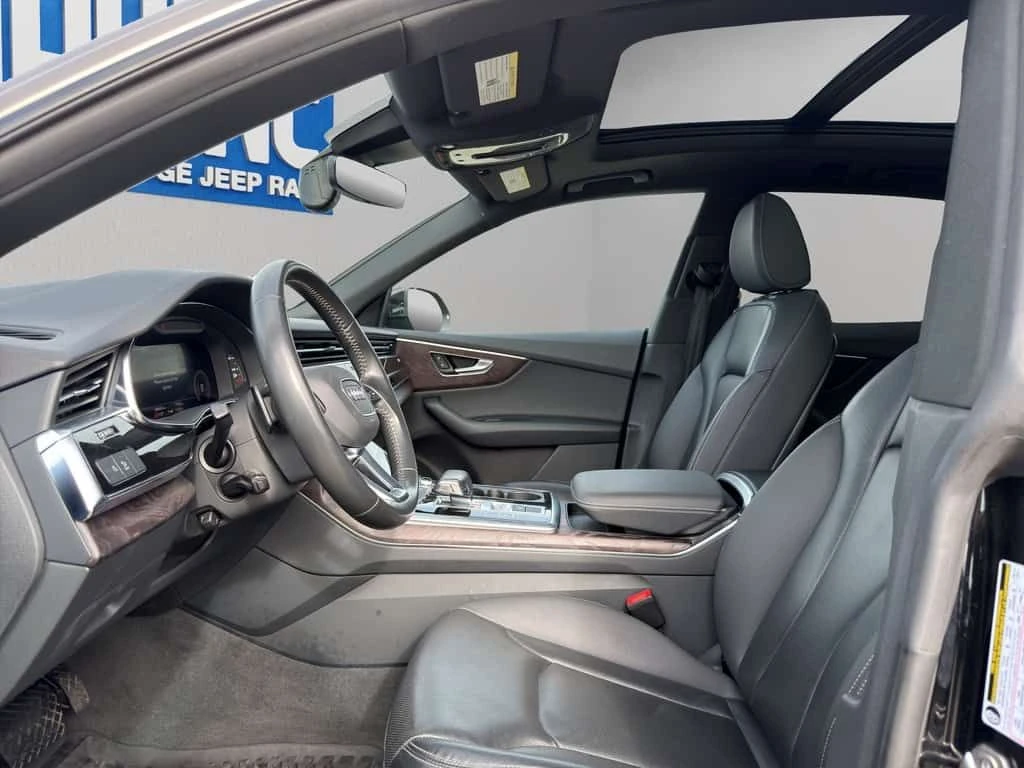 Audi Q8 ПЪРВИ СОБСТВЕНИК/360/ОБДУХВАНЕ , снимка 9 - Автомобили и джипове - 54025771