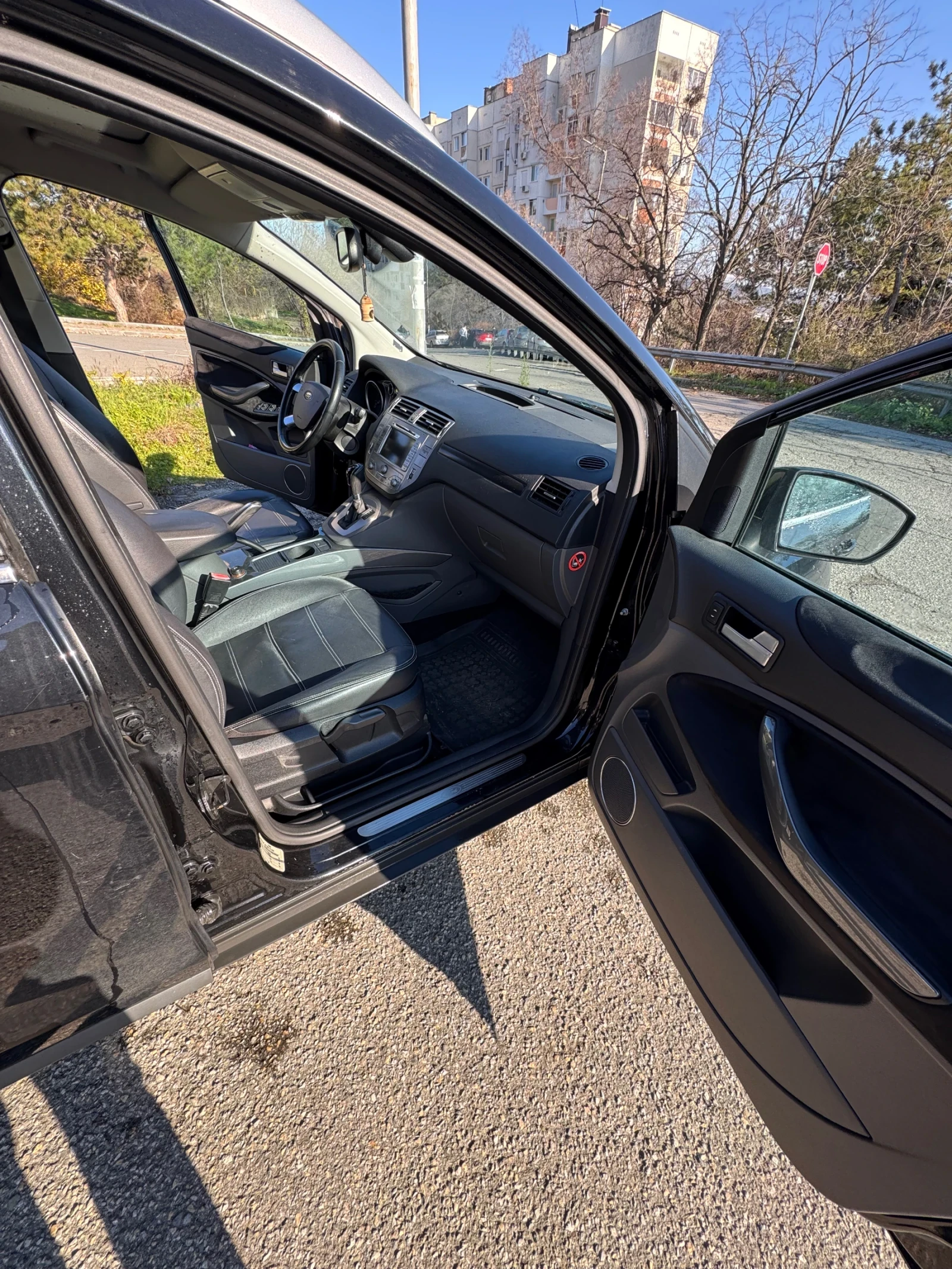 Ford Kuga 2, 5 T, снимка 3 - Автомобили и джипове - 54172829