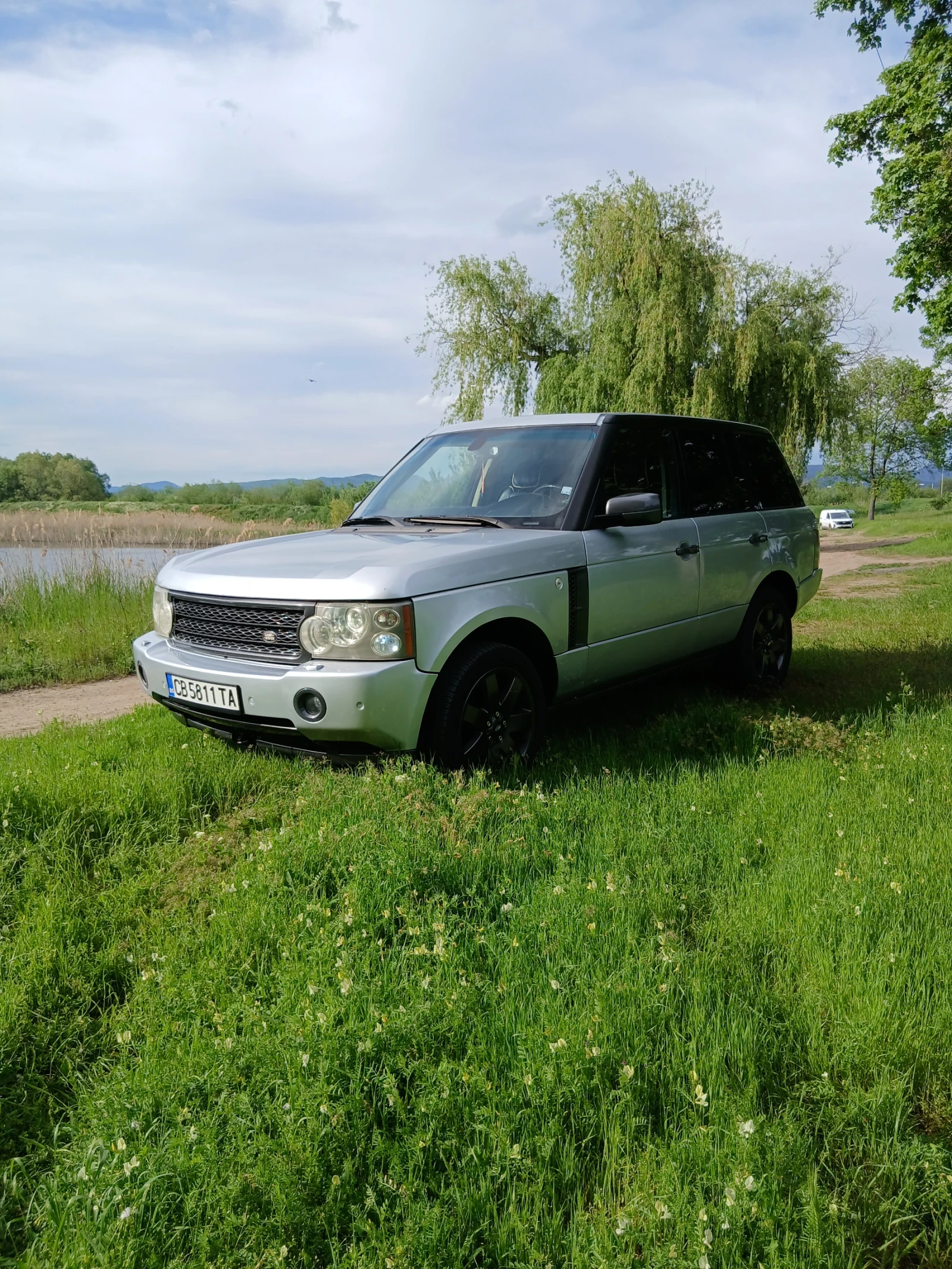 Land Rover Range rover 3.6 tdv8 HSE, снимка 2 - Автомобили и джипове - 54495812