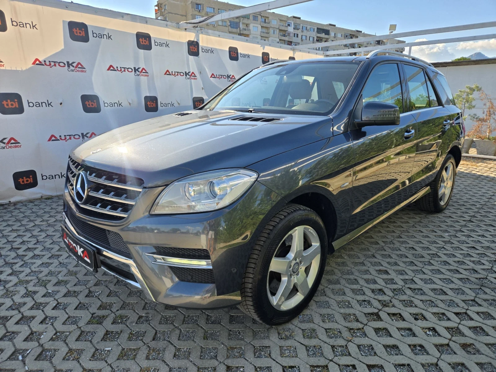 Mercedes-Benz ML 350 3.5i-306кс= PANO= H&K= KEYLESS= CAMERA, снимка 6 - Автомобили и джипове - 55304945