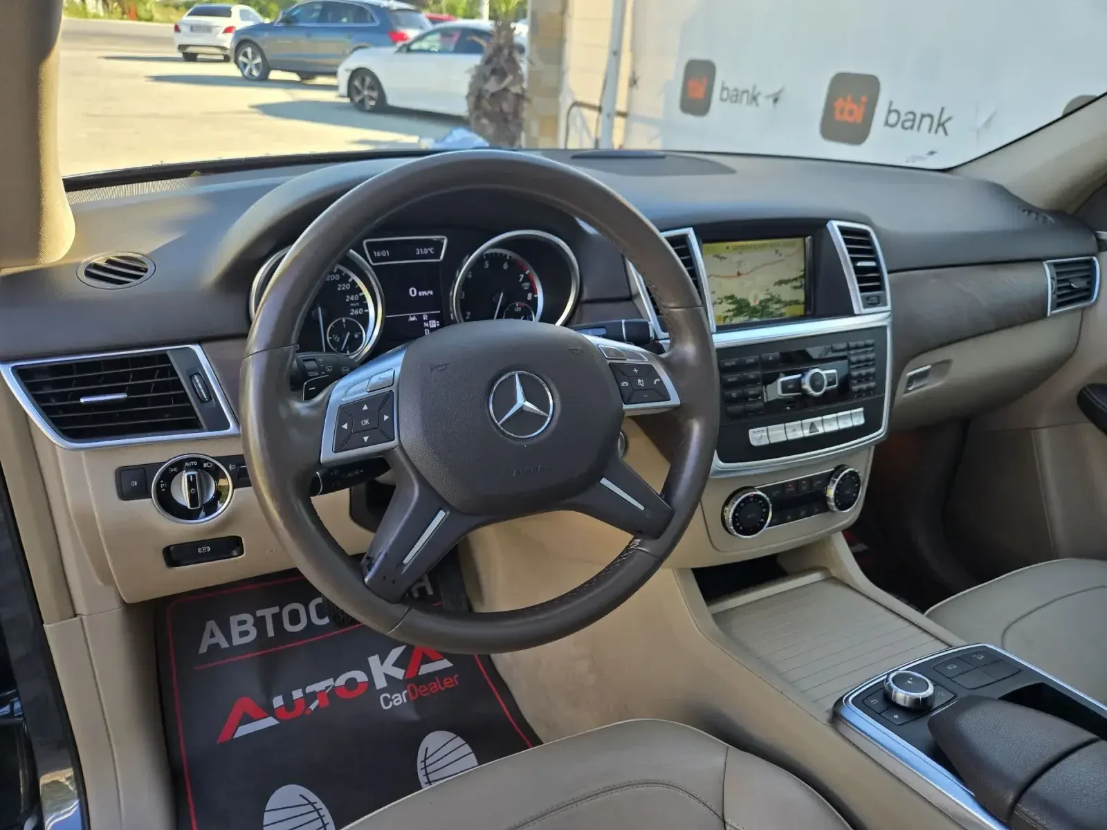 Mercedes-Benz ML 350 3.5i-306кс= PANO= H&K= KEYLESS= CAMERA, снимка 8 - Автомобили и джипове - 55304945