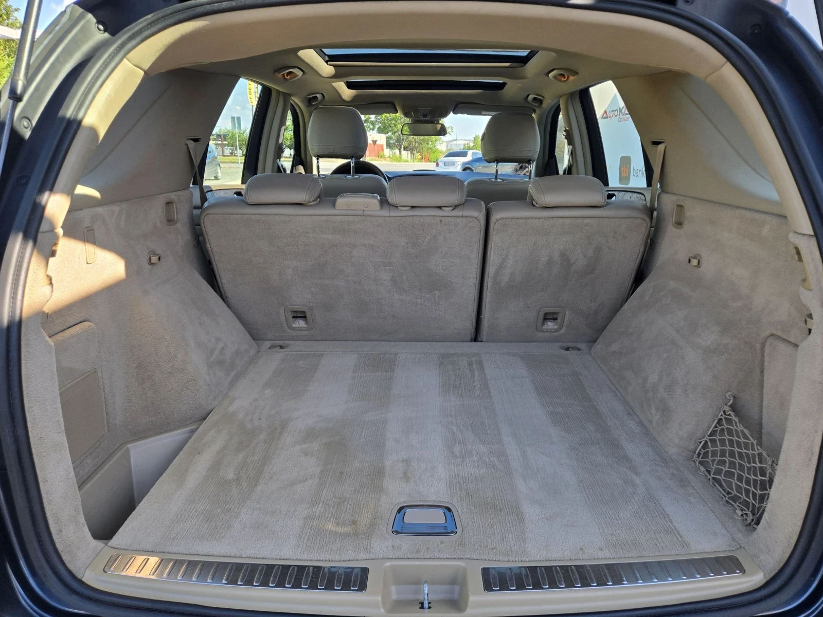 Mercedes-Benz ML 350 3.5i-306кс= PANO= H&K= KEYLESS= CAMERA, снимка 10 - Автомобили и джипове - 55304945