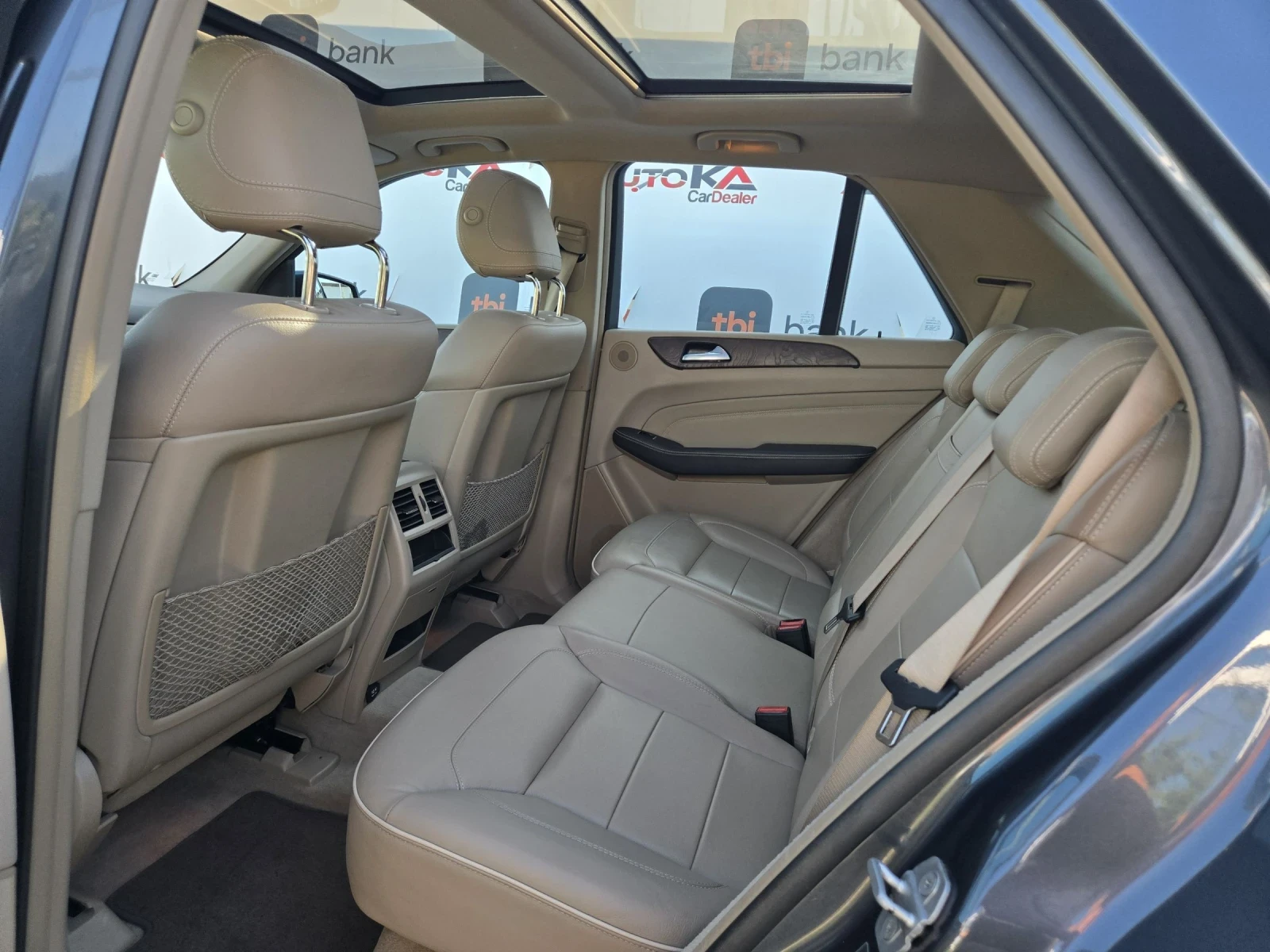 Mercedes-Benz ML 350 3.5i-306кс= PANO= H&K= KEYLESS= CAMERA, снимка 9 - Автомобили и джипове - 55304945