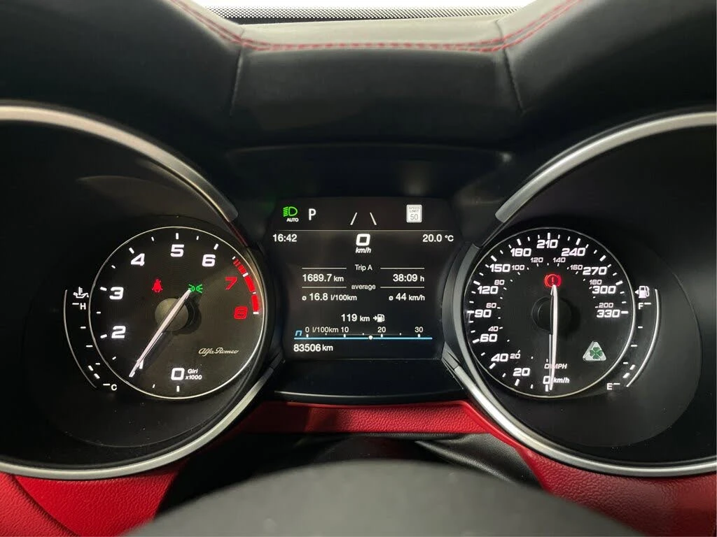 Alfa Romeo Stelvio QUADROFOGLIO* CARBON* HK* PANO* , снимка 7 - Автомобили и джипове - 55384681