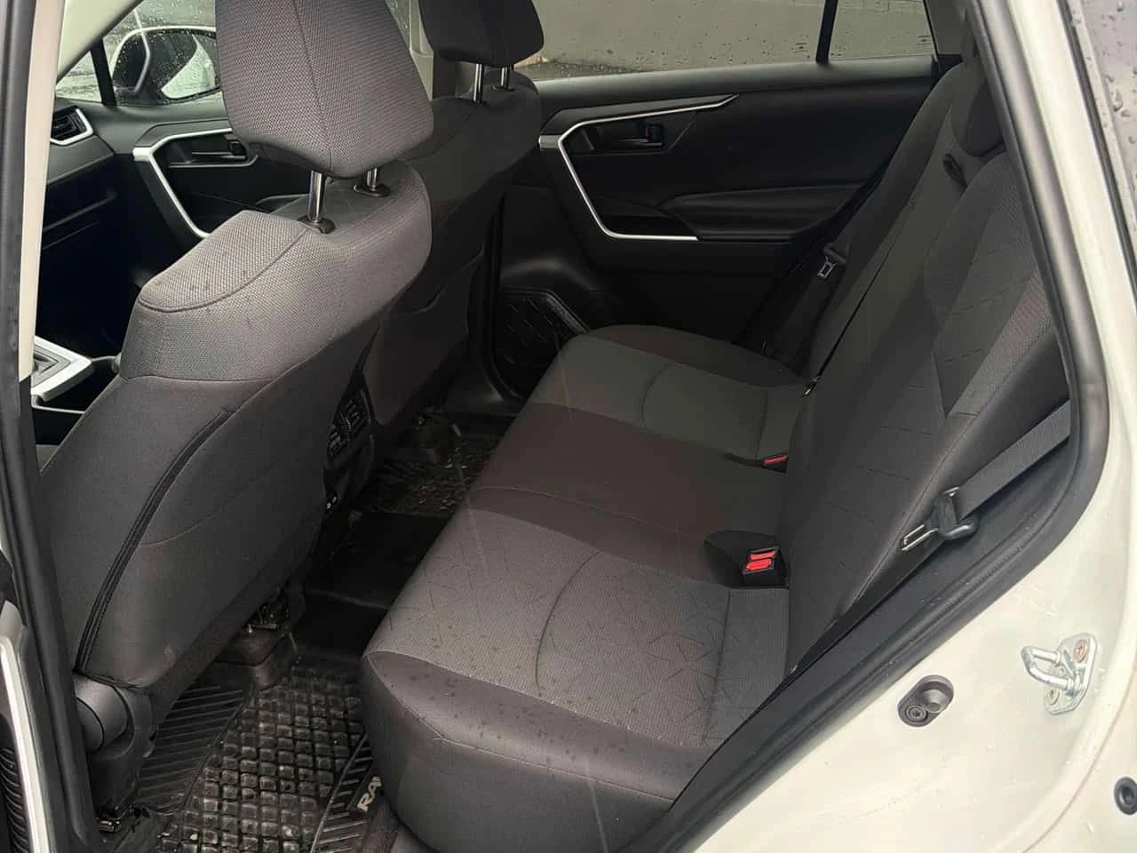 Toyota Rav4 * LE * АВТОКРЕДИТ  БЕЗ ПЪРВОНАЧАЛНА ВНОСКА* , снимка 10 - Автомобили и джипове - 55648672