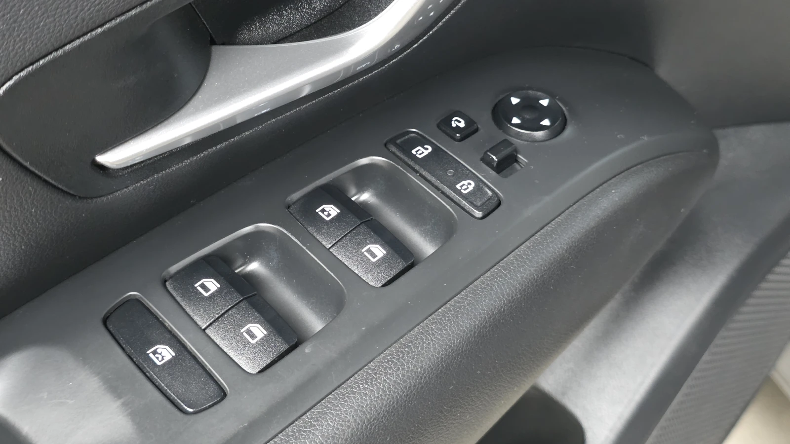 Hyundai Tucson Diesel 2.0 4WD autogeorge.com, снимка 14 - Автомобили и джипове - 56137068