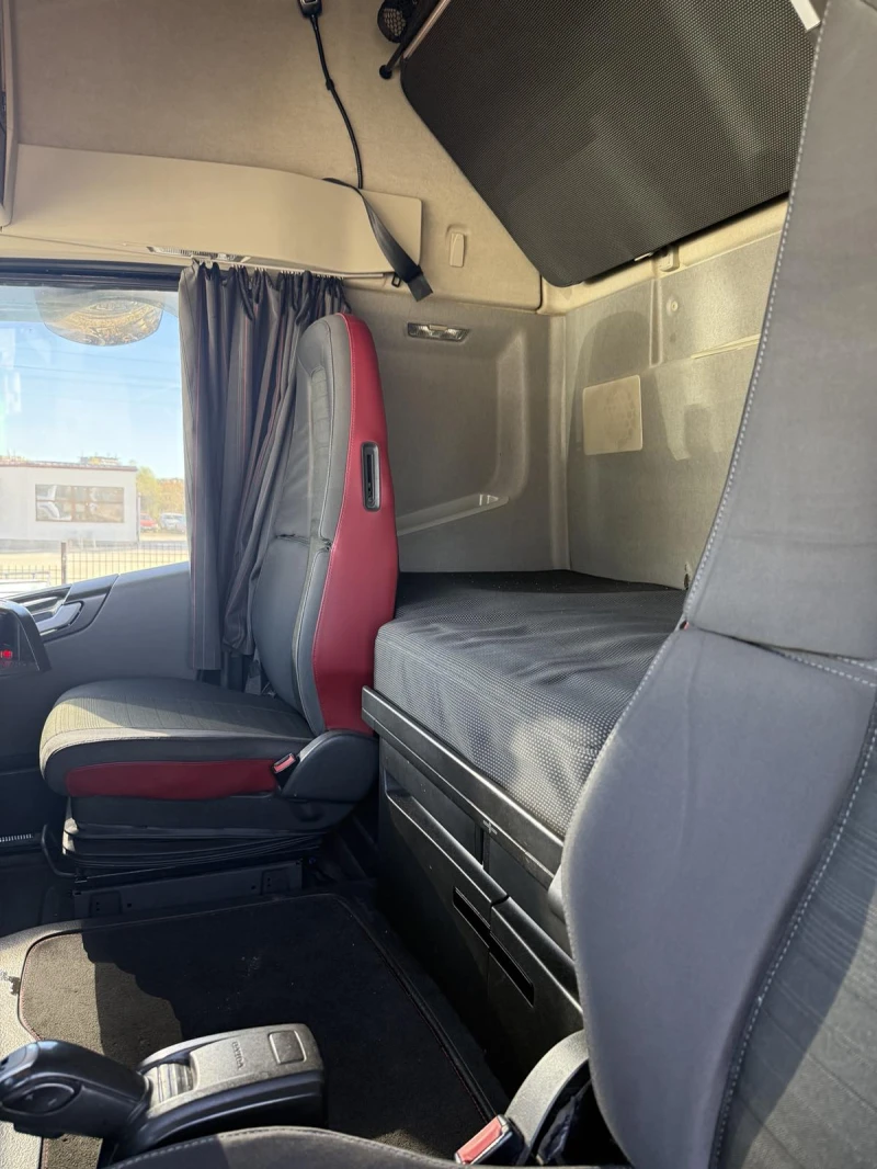 Volvo Fh, снимка 12 - Камиони - 52703942