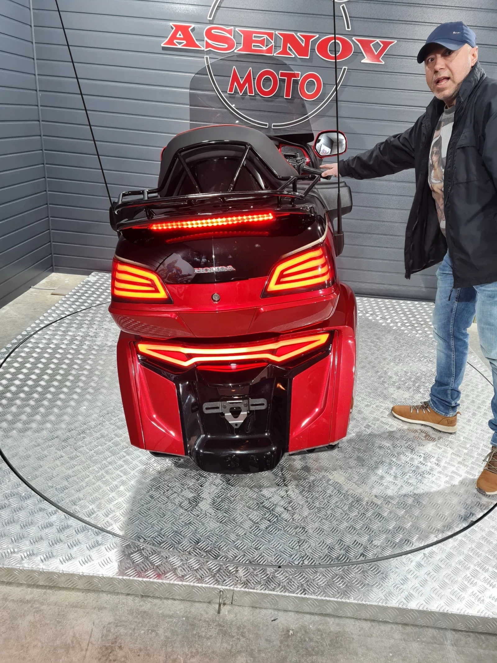 Honda Gold Wing 40 TH ANIVERSARY MODEL | Mobile.bg   15