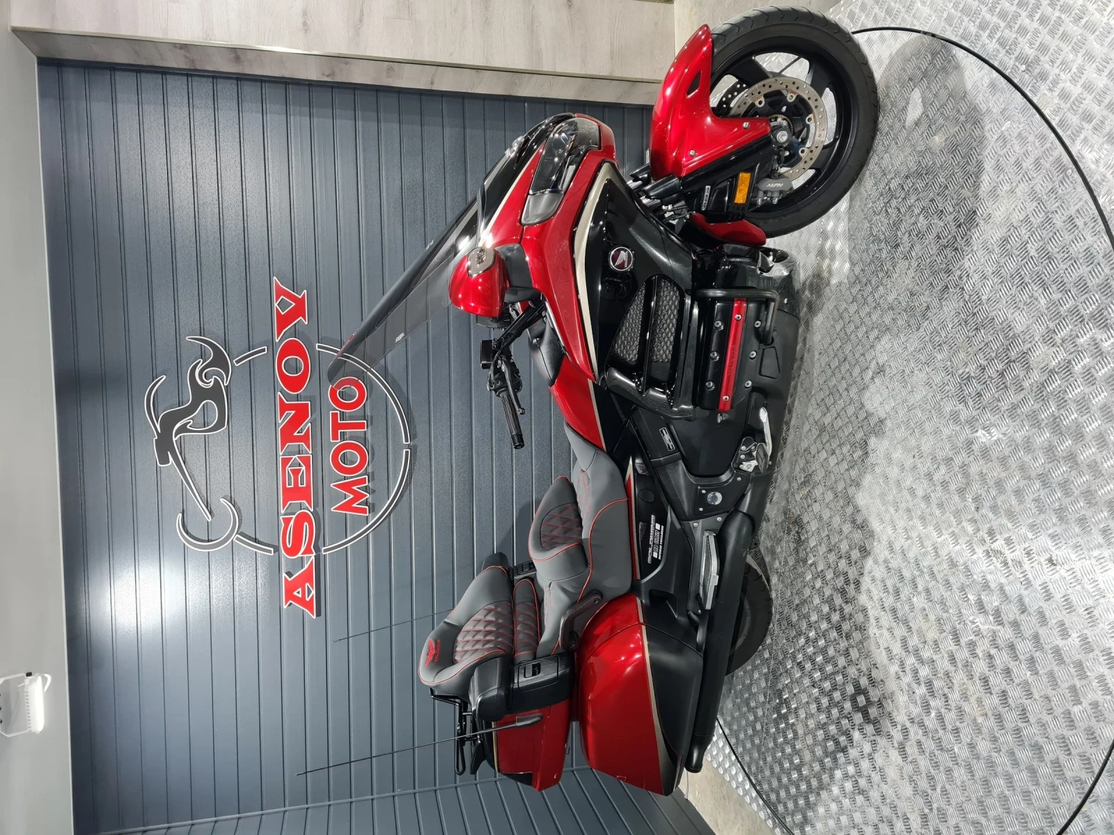 Honda Gold Wing 40 TH ANIVERSARY MODEL - изображение 2