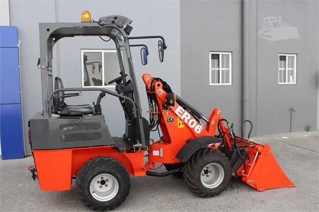 Мини челни товарачи Kubota EVERUN ER-406 - изображение 4