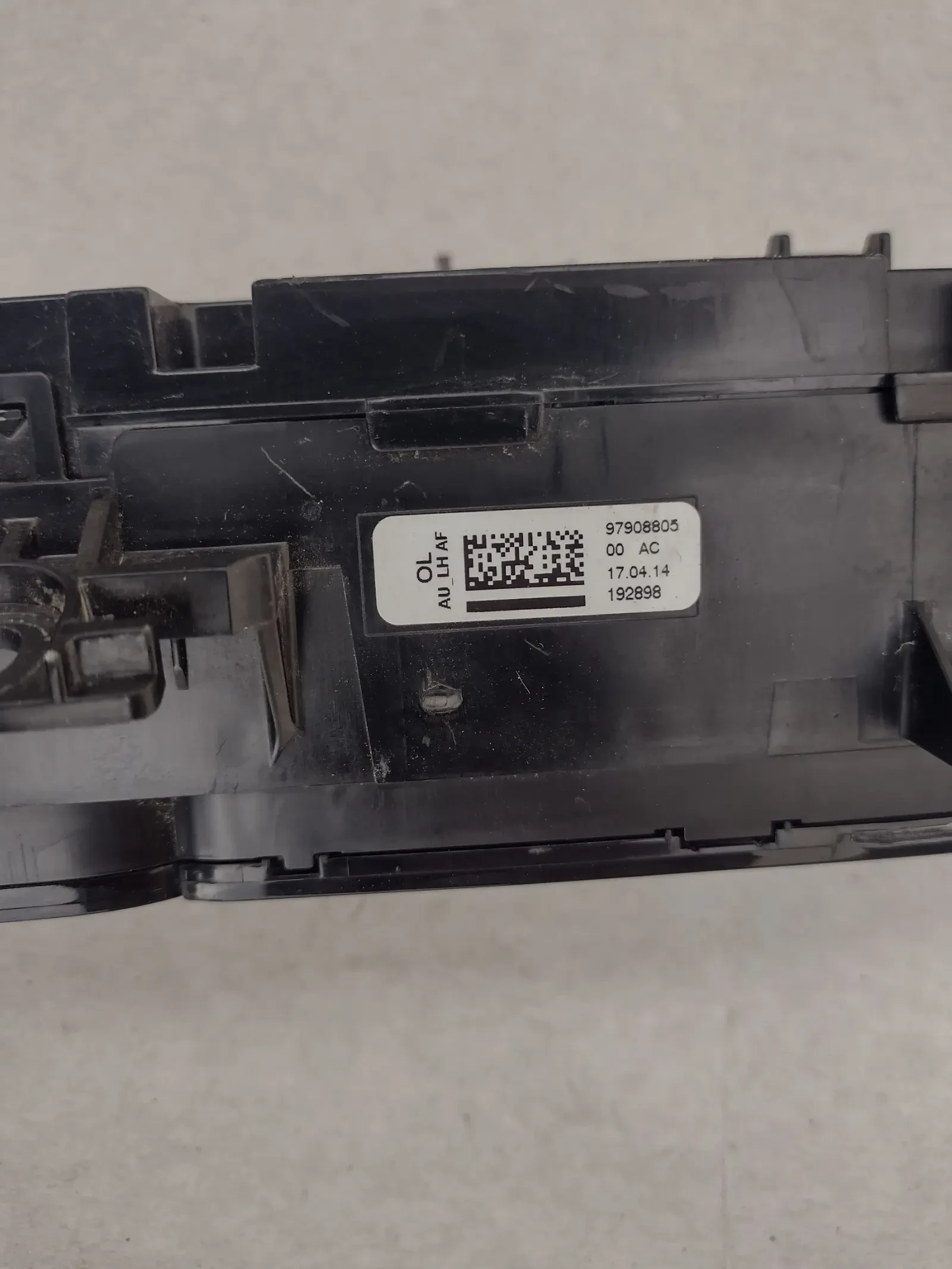 9790880500    TOYOTA C-HR 1.8 Hybrid A2C9518800801  55900F4011 | Mobile.bg   3