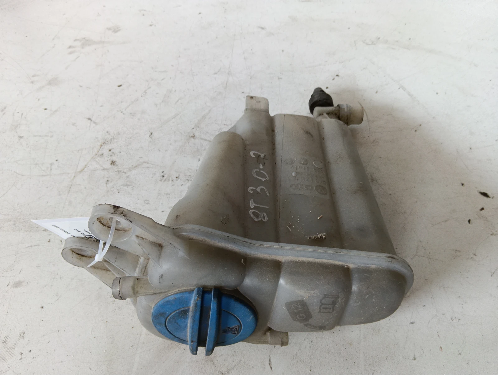 казанче антифриз 8K0121405E 3.0TDI Audi A5
