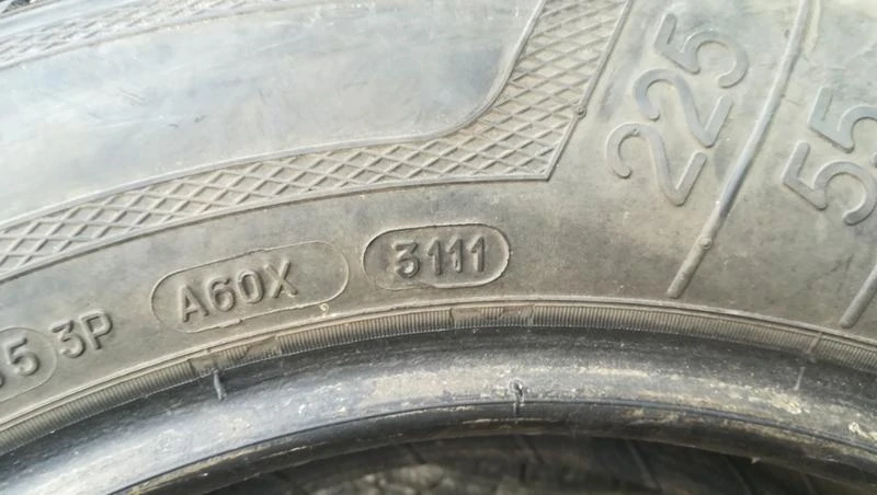 Гуми Зимни 225/55R16, снимка 8 - Гуми и джанти - 26754677