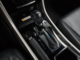 Honda Accord 2.4 9Th Generation, снимка 17