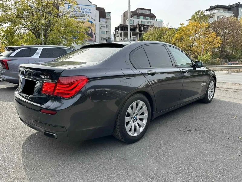 BMW 750 i X Drive M Package, снимка 3 - Автомобили и джипове - 42731366