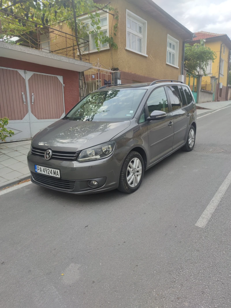 VW Touran 1.6TDI 6ск 7места, снимка 1 - Автомобили и джипове - 47313181