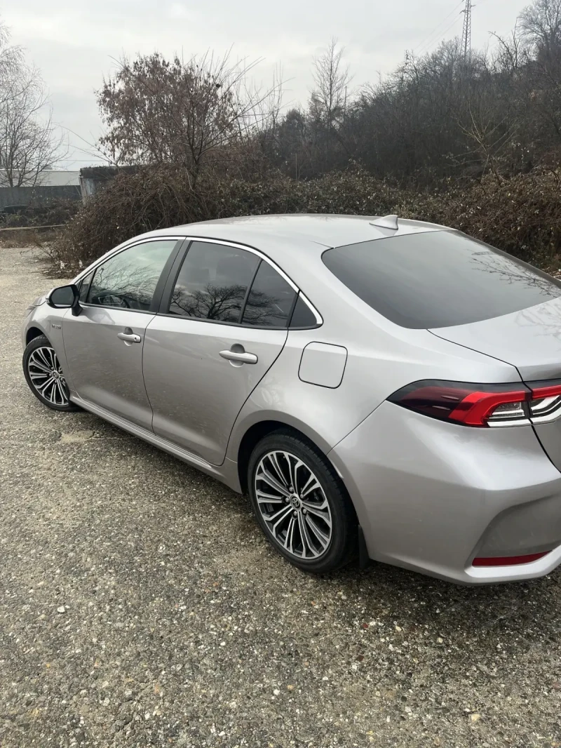 Toyota Corolla Executive plus 2021 на 20 000км, снимка 4 - Автомобили и джипове - 48254209