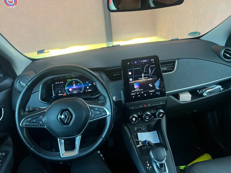 Renault Zoe, снимка 6 - Автомобили и джипове - 48382290