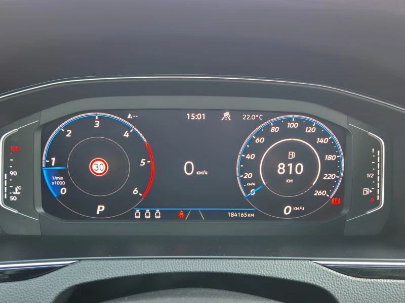 VW Passat R-line 4motion IQ Matrix Massage, снимка 5 - Автомобили и джипове - 49404944