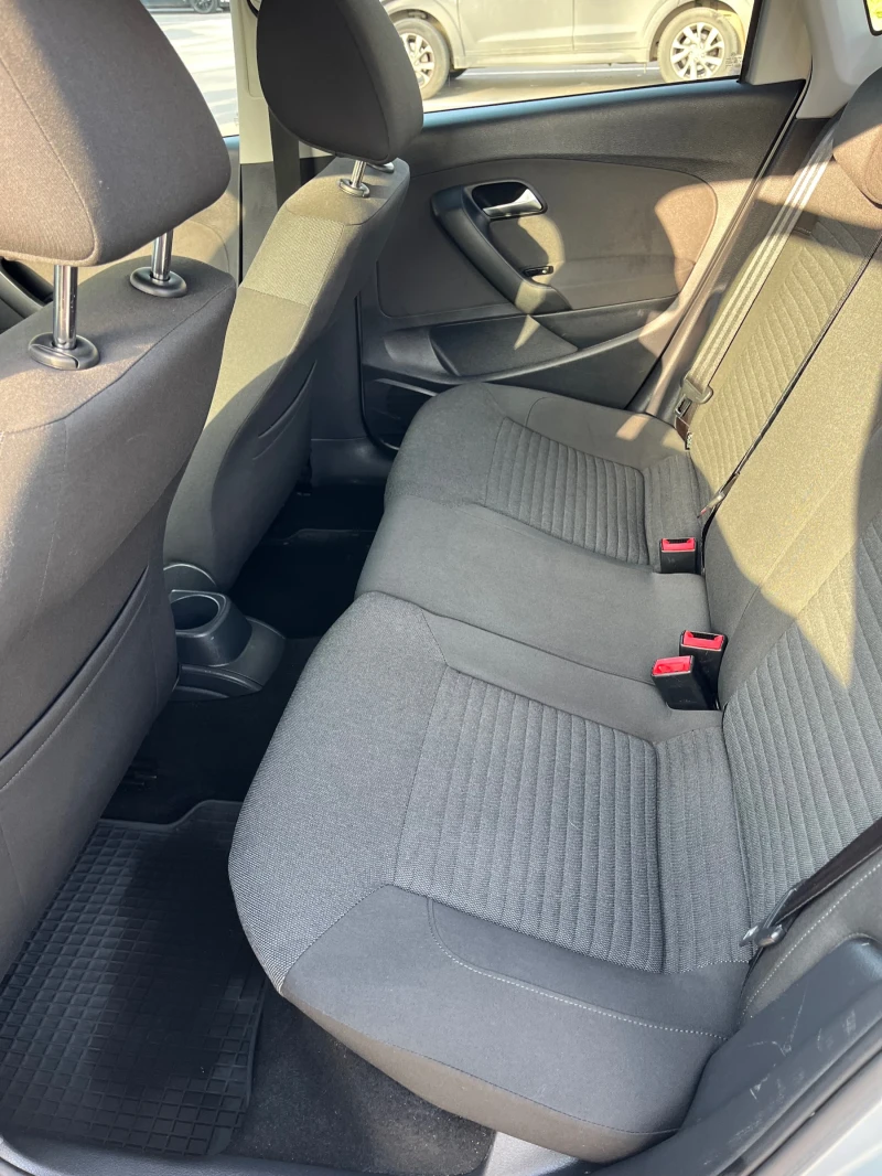 VW Polo 1.6 TDI автоматик DSG 7 скорости, снимка 12 - Автомобили и джипове - 52433219