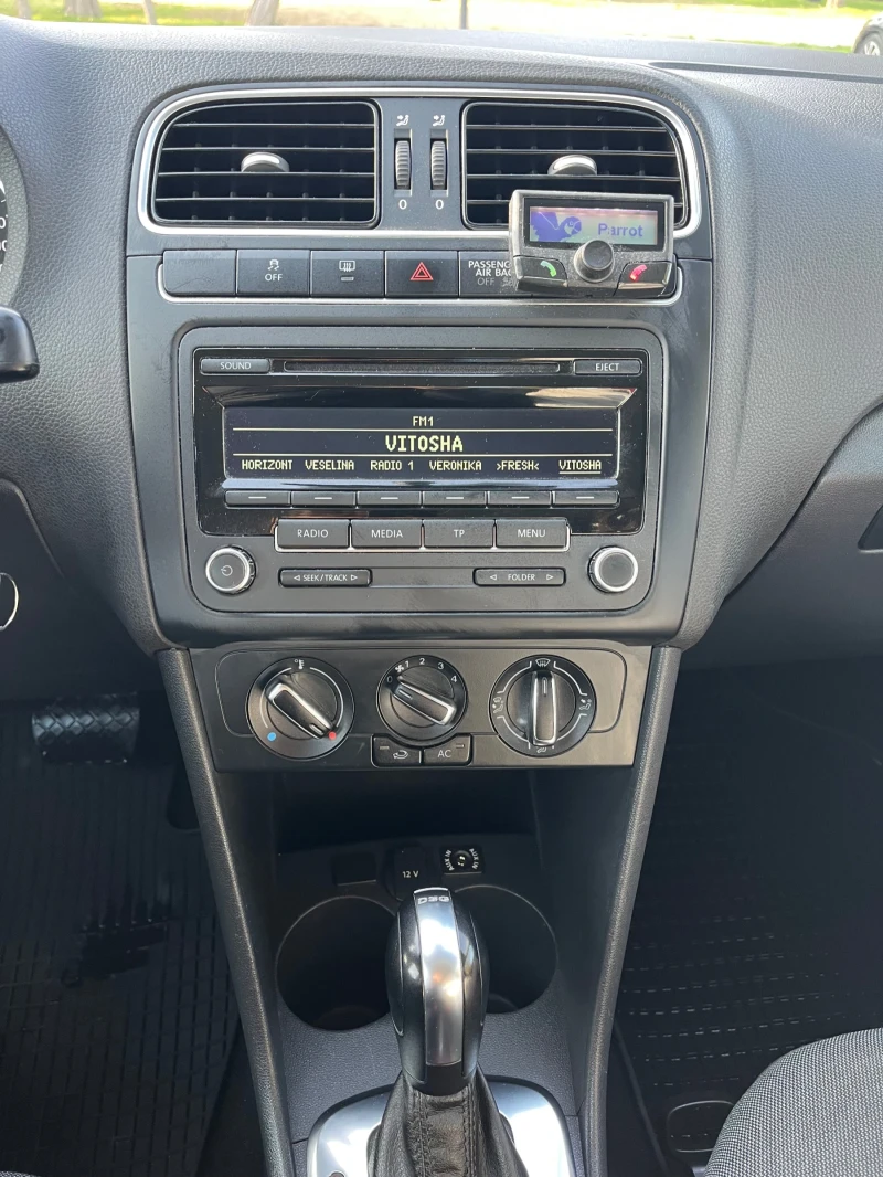 VW Polo 1.6 TDI автоматик DSG 7 скорости, снимка 15 - Автомобили и джипове - 52433219