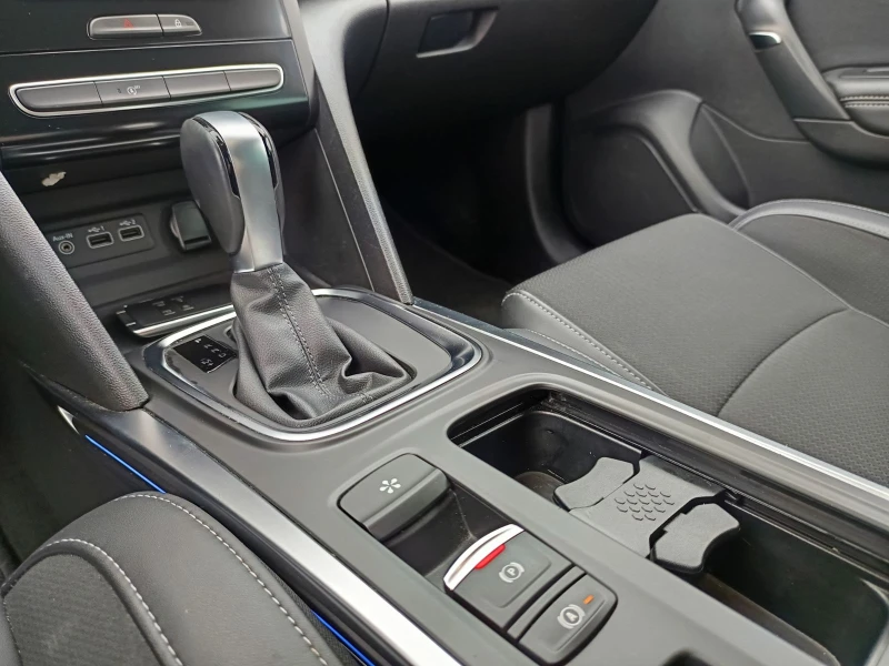 Renault Megane 1.5Blue dCi 115 дизел Stop&Start EDC7 , снимка 12 - Автомобили и джипове - 52691848