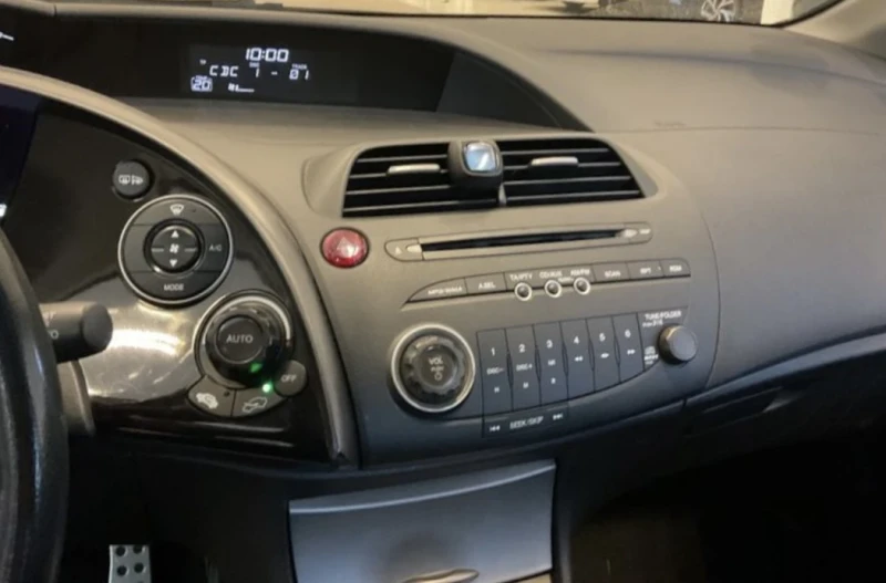 Honda Civic 1, 4i* SPORT EDITION* 2008 г.* EURO 4* 6 СКОРОСТИ, снимка 12 - Автомобили и джипове - 52857011