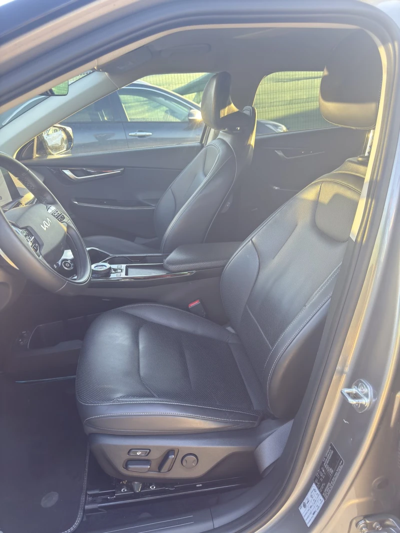 Kia EV6 77.4KWh RWD/MERIDIAN/CAM/DISTRONIC/SOH100%/FULL, снимка 8 - Автомобили и джипове - 53165852