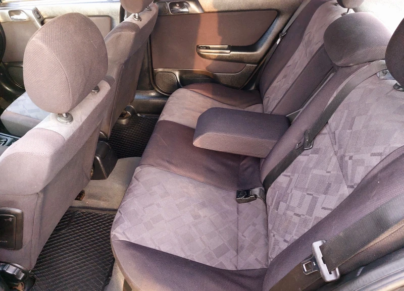 Opel Astra 1.6, снимка 17 - Автомобили и джипове - 53167769