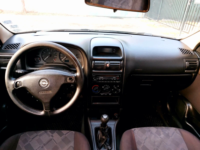 Opel Astra 1.6, снимка 15 - Автомобили и джипове - 53167769