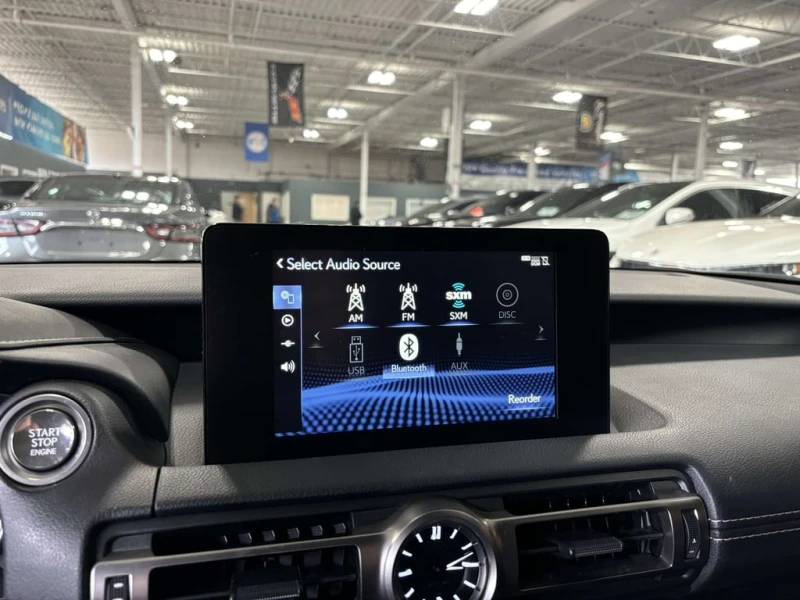 Lexus IS * 300 Comfort * CARFAX * ЦЕНА ДО БГ, снимка 16 - Автомобили и джипове - 53384707