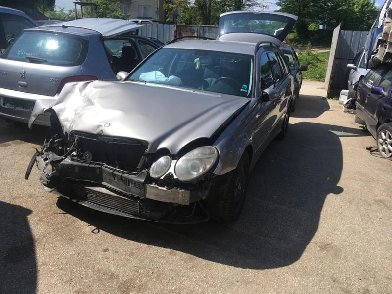 Mercedes-Benz E 320, снимка 2 - Автомобили и джипове - 25378986