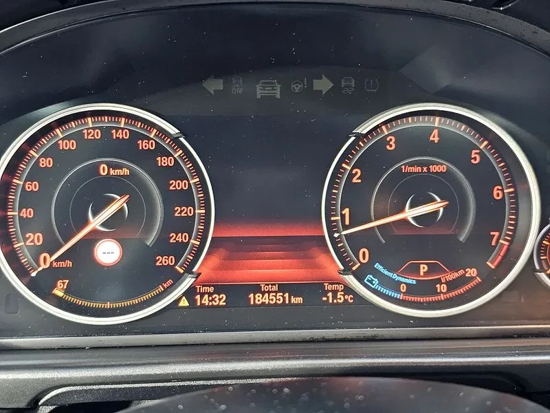 BMW 528 i xDrive M-Aerodynamics, снимка 7 - Автомобили и джипове - 53034128