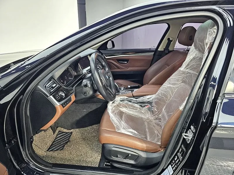 BMW 528 i xDrive M-Aerodynamics, снимка 8 - Автомобили и джипове - 53034128