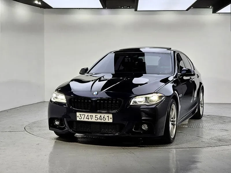 BMW 528 i xDrive M-Aerodynamics, снимка 2 - Автомобили и джипове - 53034128